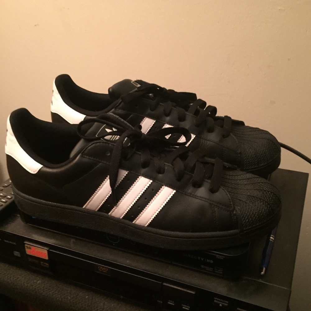 Adidas superstar shoe